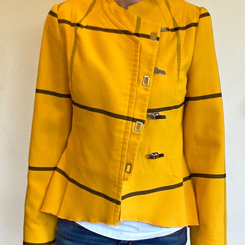 Unique yellow jacket